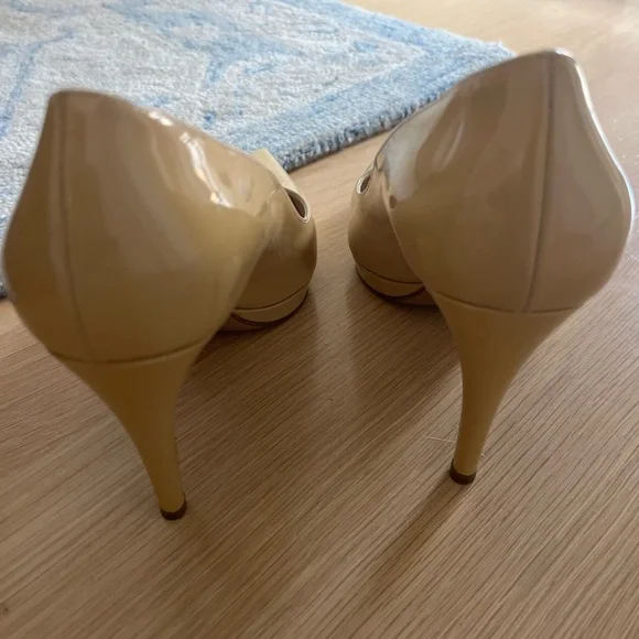 Prada Patent Leather Beige Heels - Picture 4 of 6